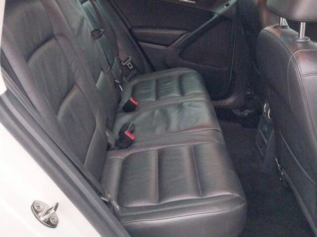 Белый Фольксваген Тигуан, объемом двигателя 2 л и пробегом 138 тыс. км за 12700 $, фото 9 на Automoto.ua