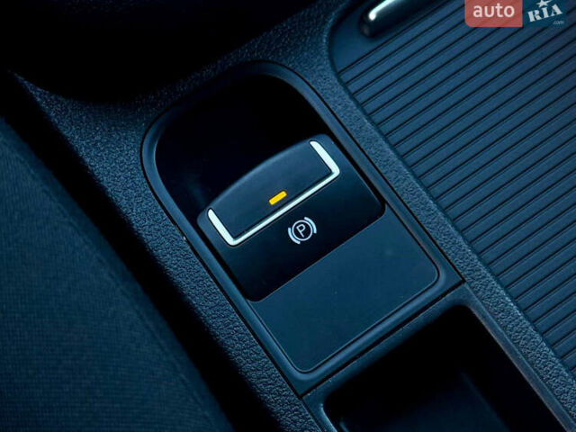 Білий Фольксваген Тігуан, об'ємом двигуна 2 л та пробігом 137 тис. км за 13800 $, фото 29 на Automoto.ua