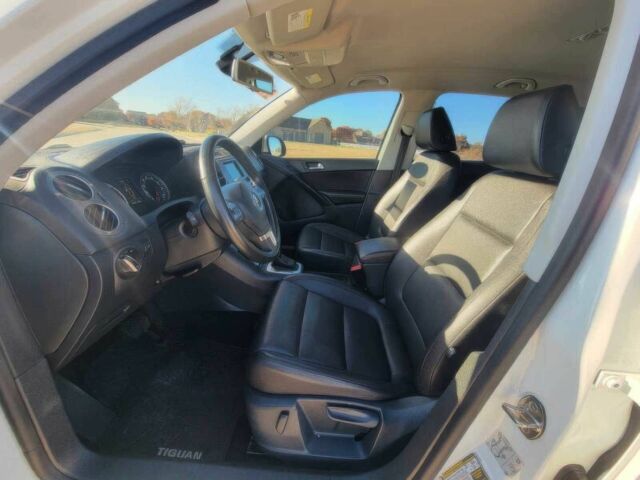 Белый Фольксваген Тигуан, объемом двигателя 2 л и пробегом 79 тыс. км за 6000 $, фото 6 на Automoto.ua