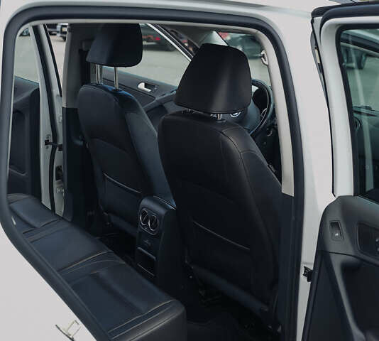 Білий Фольксваген Тігуан, об'ємом двигуна 1.98 л та пробігом 105 тис. км за 12800 $, фото 13 на Automoto.ua