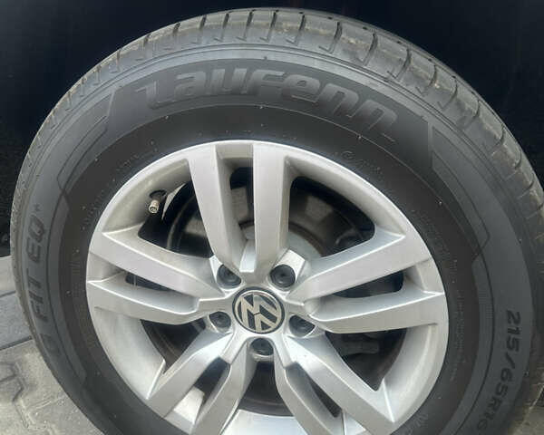 Білий Фольксваген Тігуан, об'ємом двигуна 1.98 л та пробігом 156 тис. км за 14000 $, фото 5 на Automoto.ua