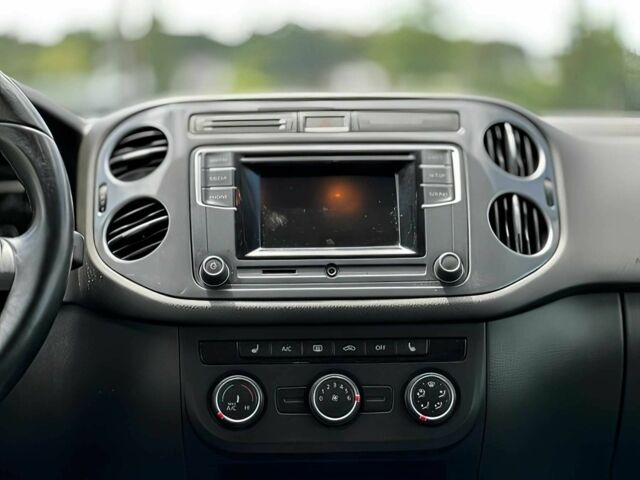 Белый Фольксваген Тигуан, объемом двигателя 2 л и пробегом 80 тыс. км за 6000 $, фото 8 на Automoto.ua