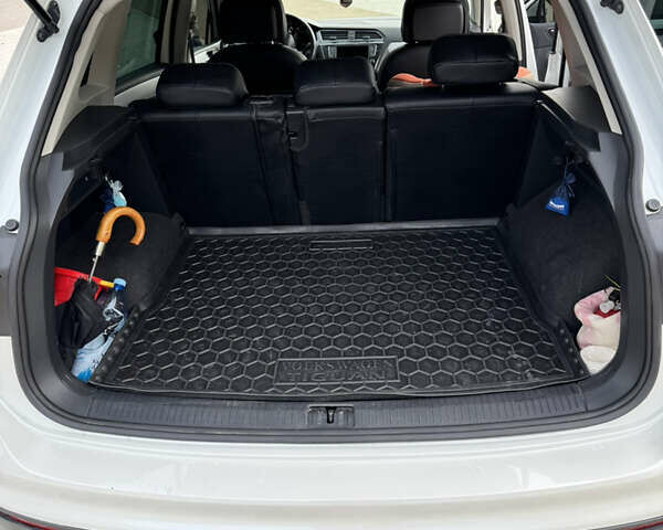 Білий Фольксваген Тігуан, об'ємом двигуна 1.98 л та пробігом 125 тис. км за 21300 $, фото 10 на Automoto.ua