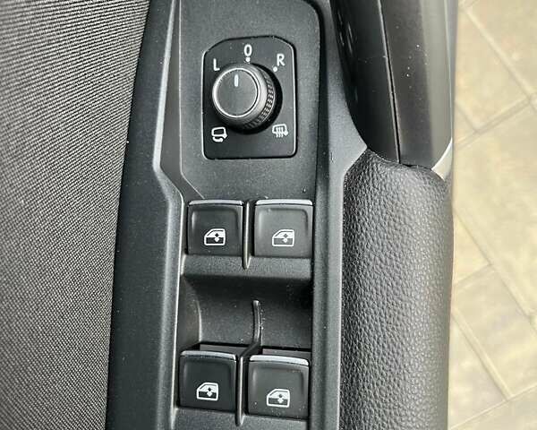 Білий Фольксваген Тігуан, об'ємом двигуна 2 л та пробігом 248 тис. км за 21500 $, фото 39 на Automoto.ua