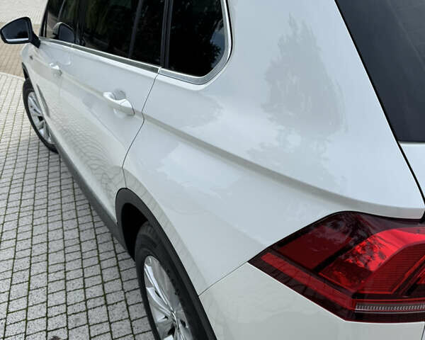 Білий Фольксваген Тігуан, об'ємом двигуна 1.98 л та пробігом 125 тис. км за 21300 $, фото 6 на Automoto.ua