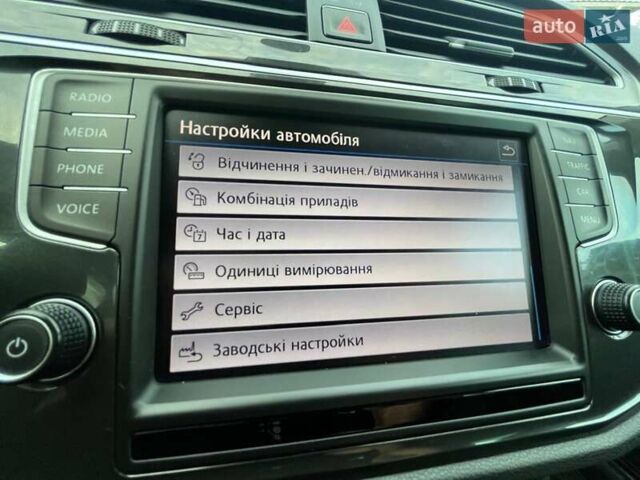 Белый Фольксваген Тигуан, объемом двигателя 2 л и пробегом 248 тыс. км за 22200 $, фото 75 на Automoto.ua