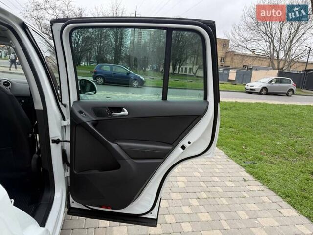 Білий Фольксваген Тігуан, об'ємом двигуна 1.98 л та пробігом 150 тис. км за 13900 $, фото 55 на Automoto.ua