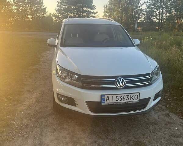 Білий Фольксваген Тігуан, об'ємом двигуна 1.98 л та пробігом 82 тис. км за 17000 $, фото 4 на Automoto.ua