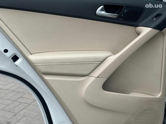 Білий Фольксваген Тігуан, об'ємом двигуна 2 л та пробігом 156 тис. км за 14990 $, фото 14 на Automoto.ua