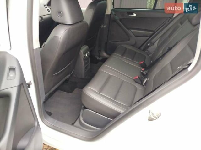 Белый Фольксваген Тигуан, объемом двигателя 2 л и пробегом 195 тыс. км за 13500 $, фото 12 на Automoto.ua