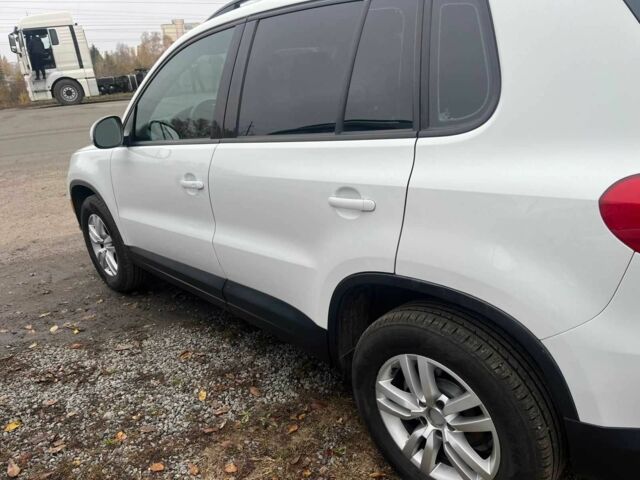 Белый Фольксваген Тигуан, объемом двигателя 2 л и пробегом 123 тыс. км за 13000 $, фото 4 на Automoto.ua