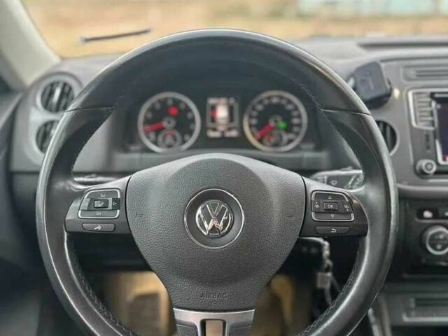 Белый Фольксваген Тигуан, объемом двигателя 2 л и пробегом 83 тыс. км за 9100 $, фото 15 на Automoto.ua