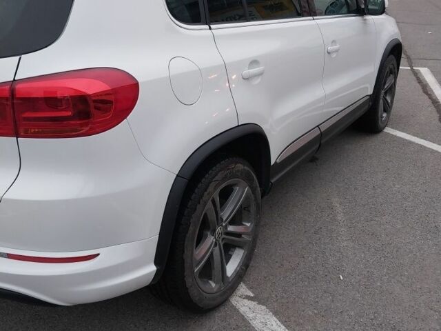 Белый Фольксваген Тигуан, объемом двигателя 2 л и пробегом 138 тыс. км за 12700 $, фото 6 на Automoto.ua