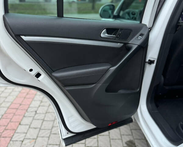 Белый Фольксваген Тигуан, объемом двигателя 1.98 л и пробегом 168 тыс. км за 12900 $, фото 40 на Automoto.ua