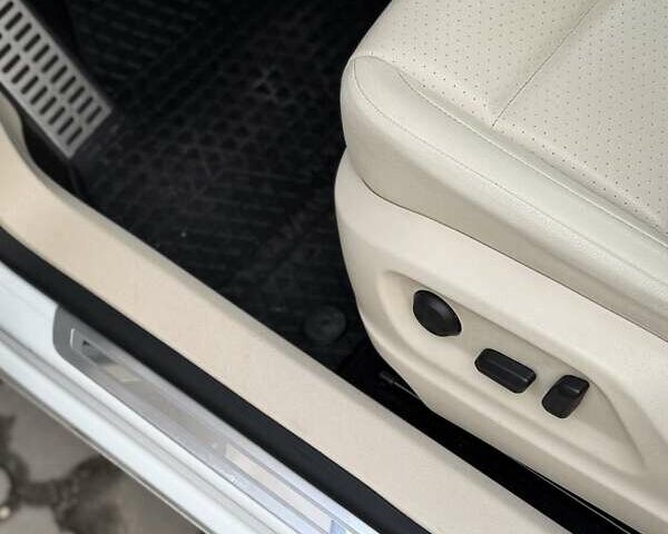 Белый Фольксваген Тигуан, объемом двигателя 1.98 л и пробегом 105 тыс. км за 16000 $, фото 13 на Automoto.ua