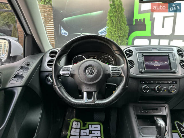 Білий Фольксваген Тігуан, об'ємом двигуна 1.4 л та пробігом 110 тис. км за 14000 $, фото 23 на Automoto.ua