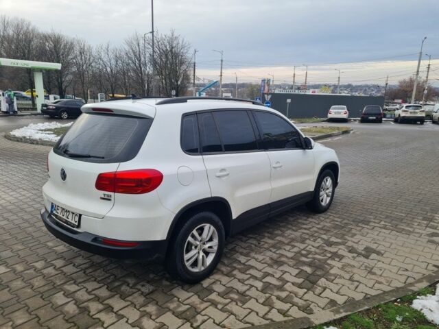 Білий Фольксваген Тігуан, об'ємом двигуна 2 л та пробігом 128 тис. км за 13800 $, фото 3 на Automoto.ua