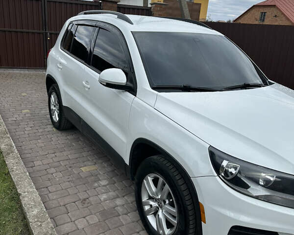 Білий Фольксваген Тігуан, об'ємом двигуна 1.98 л та пробігом 156 тис. км за 14000 $, фото 14 на Automoto.ua