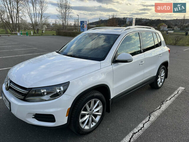 Білий Фольксваген Тігуан, об'ємом двигуна 1.98 л та пробігом 140 тис. км за 14000 $, фото 4 на Automoto.ua