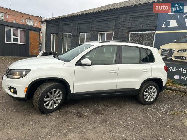 Білий Фольксваген Тігуан, об'ємом двигуна 2 л та пробігом 191 тис. км за 13500 $, фото 19 на Automoto.ua