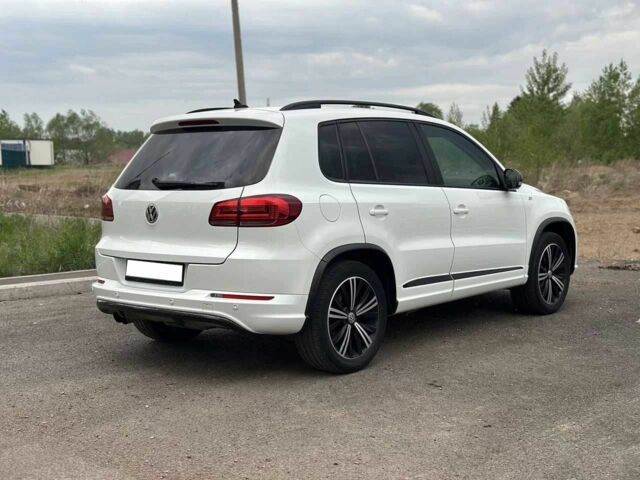 Белый Фольксваген Тигуан, объемом двигателя 2 л и пробегом 83 тыс. км за 9100 $, фото 7 на Automoto.ua