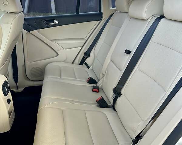 Белый Фольксваген Тигуан, объемом двигателя 2 л и пробегом 144 тыс. км за 14550 $, фото 30 на Automoto.ua