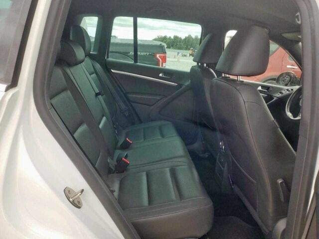 Білий Фольксваген Тігуан, об'ємом двигуна 0 л та пробігом 61 тис. км за 2000 $, фото 8 на Automoto.ua