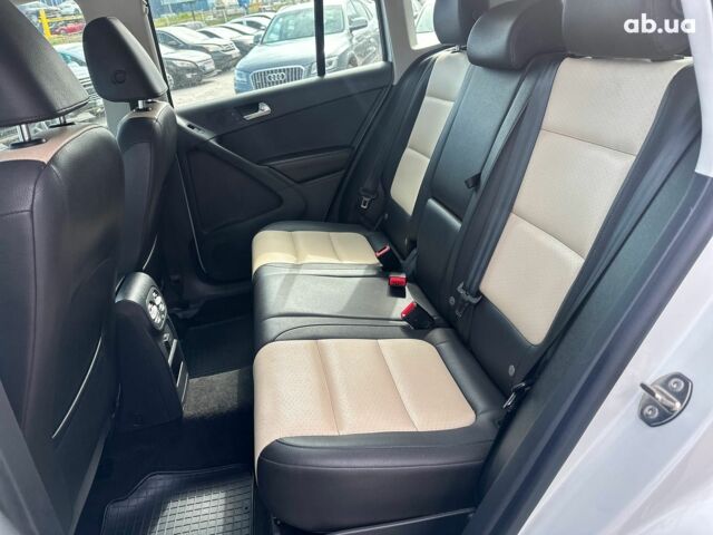 Белый Фольксваген Тигуан, объемом двигателя 2 л и пробегом 152 тыс. км за 15290 $, фото 26 на Automoto.ua