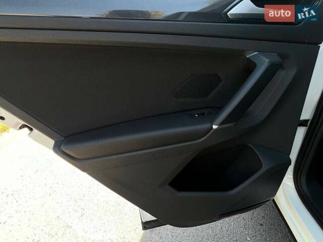 Білий Фольксваген Тігуан, об'ємом двигуна 2 л та пробігом 270 тис. км за 23000 $, фото 31 на Automoto.ua