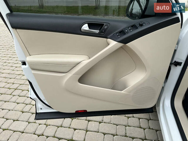 Білий Фольксваген Тігуан, об'ємом двигуна 1.98 л та пробігом 137 тис. км за 13999 $, фото 37 на Automoto.ua