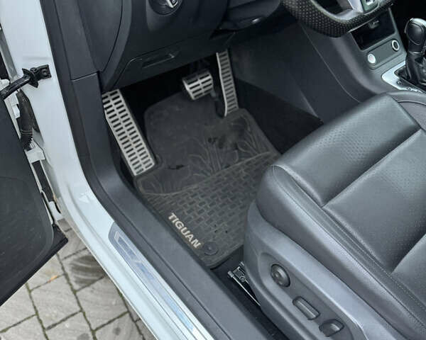 Белый Фольксваген Тигуан, объемом двигателя 1.98 л и пробегом 168 тыс. км за 12900 $, фото 32 на Automoto.ua