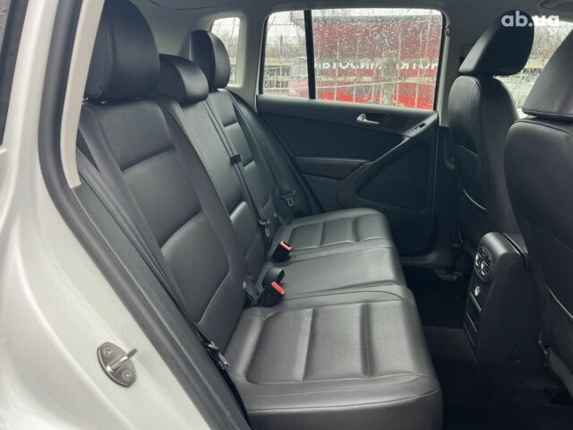 Белый Фольксваген Тигуан, объемом двигателя 0 л и пробегом 132 тыс. км за 12999 $, фото 4 на Automoto.ua