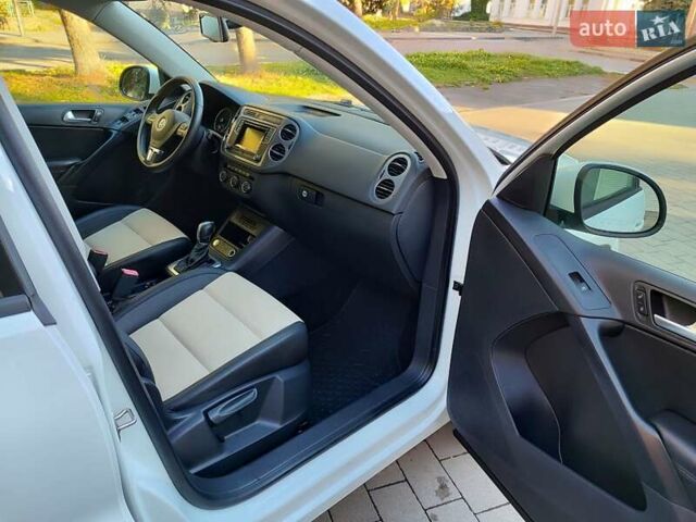 Белый Фольксваген Тигуан, объемом двигателя 2 л и пробегом 216 тыс. км за 11700 $, фото 22 на Automoto.ua