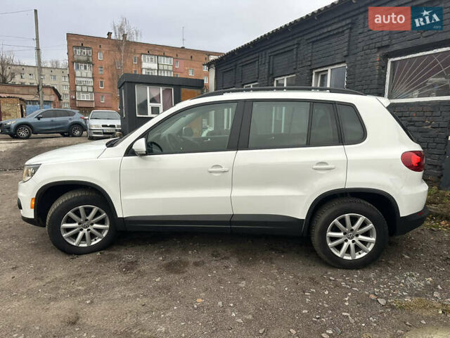 Білий Фольксваген Тігуан, об'ємом двигуна 2 л та пробігом 191 тис. км за 13500 $, фото 17 на Automoto.ua
