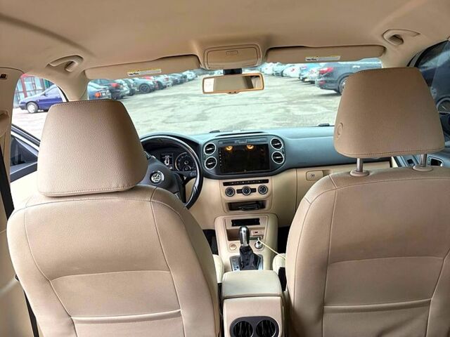 Белый Фольксваген Тигуан, объемом двигателя 2 л и пробегом 130 тыс. км за 12700 $, фото 4 на Automoto.ua