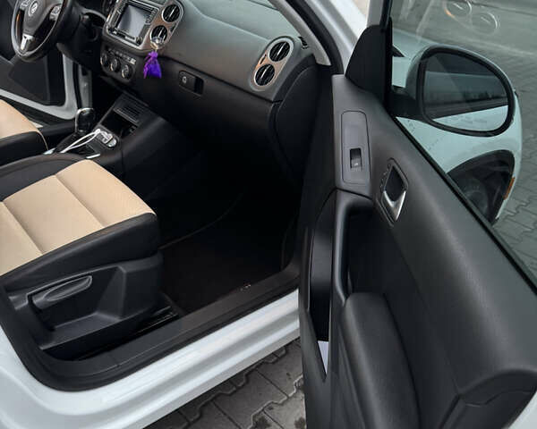 Білий Фольксваген Тігуан, об'ємом двигуна 1.98 л та пробігом 90 тис. км за 16500 $, фото 16 на Automoto.ua