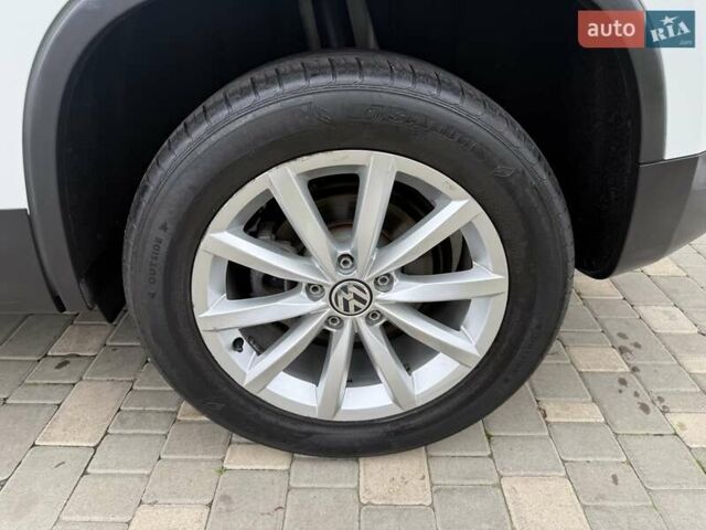 Білий Фольксваген Тігуан, об'ємом двигуна 1.98 л та пробігом 150 тис. км за 13900 $, фото 26 на Automoto.ua