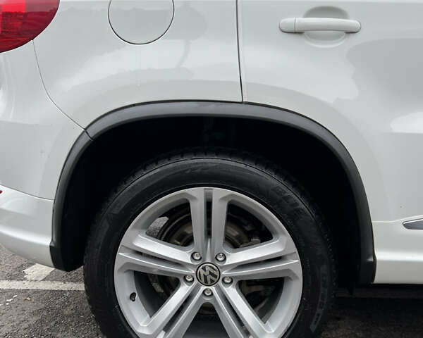 Білий Фольксваген Тігуан, об'ємом двигуна 1.98 л та пробігом 119 тис. км за 15999 $, фото 6 на Automoto.ua