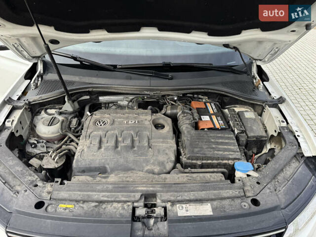 Білий Фольксваген Тігуан, об'ємом двигуна 1.98 л та пробігом 125 тис. км за 21300 $, фото 25 на Automoto.ua