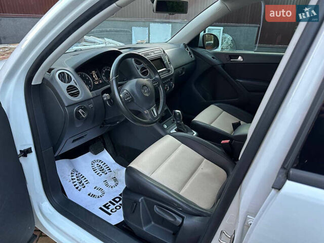 Белый Фольксваген Тигуан, объемом двигателя 2 л и пробегом 208 тыс. км за 13700 $, фото 8 на Automoto.ua