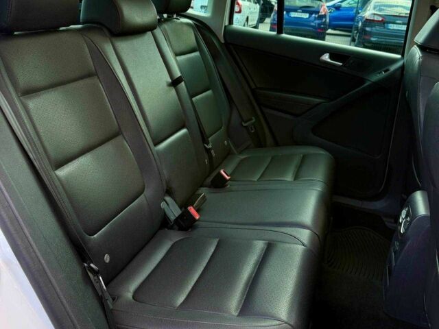 Білий Фольксваген Тігуан, об'ємом двигуна 2 л та пробігом 156 тис. км за 15500 $, фото 13 на Automoto.ua