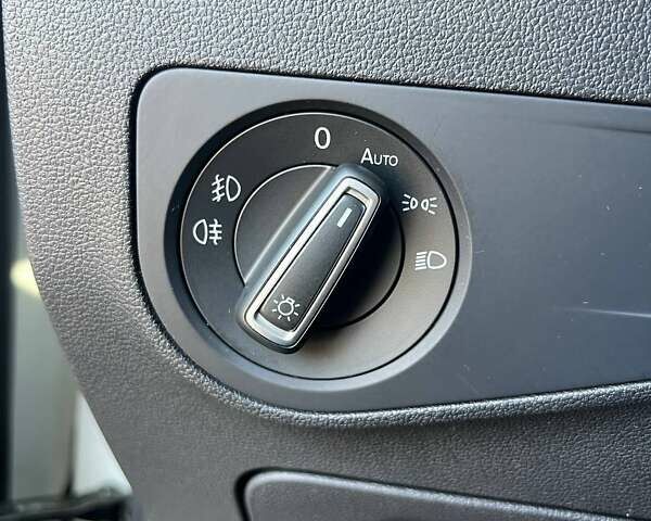 Білий Фольксваген Тігуан, об'ємом двигуна 2 л та пробігом 270 тис. км за 23000 $, фото 26 на Automoto.ua