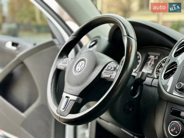 Белый Фольксваген Тигуан, объемом двигателя 2 л и пробегом 228 тыс. км за 12999 $, фото 18 на Automoto.ua