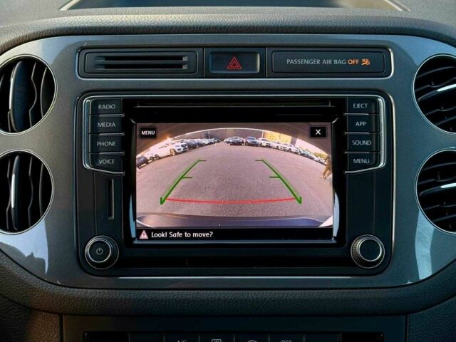 Білий Фольксваген Тігуан, об'ємом двигуна 2 л та пробігом 137 тис. км за 13800 $, фото 14 на Automoto.ua