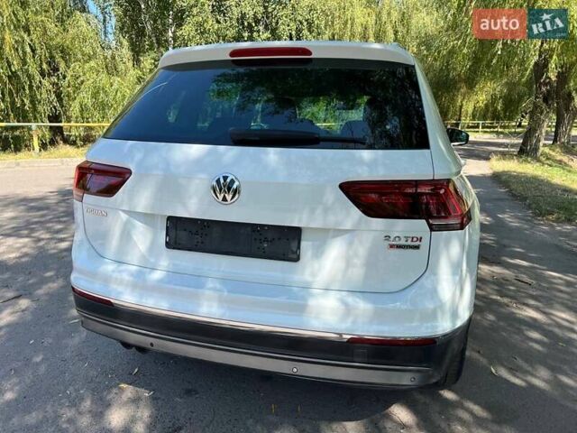 Білий Фольксваген Тігуан, об'ємом двигуна 2 л та пробігом 270 тис. км за 23000 $, фото 5 на Automoto.ua