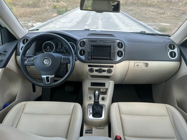 Белый Фольксваген Тигуан, объемом двигателя 2 л и пробегом 170 тыс. км за 12500 $, фото 7 на Automoto.ua