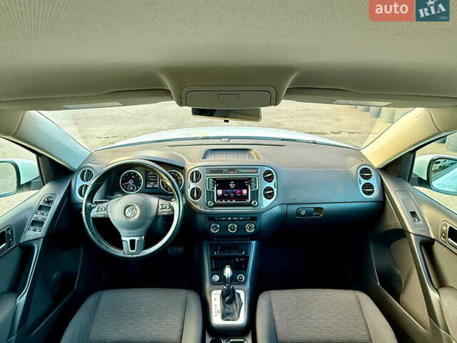Білий Фольксваген Тігуан, об'ємом двигуна 2 л та пробігом 137 тис. км за 13800 $, фото 42 на Automoto.ua