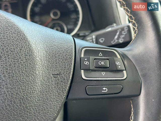 Білий Фольксваген Тігуан, об'ємом двигуна 2 л та пробігом 152 тис. км за 12300 $, фото 18 на Automoto.ua