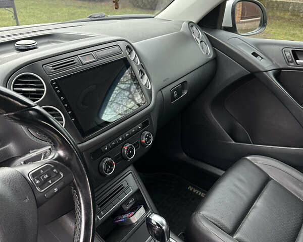 Білий Фольксваген Тігуан, об'ємом двигуна 1.98 л та пробігом 156 тис. км за 14000 $, фото 15 на Automoto.ua