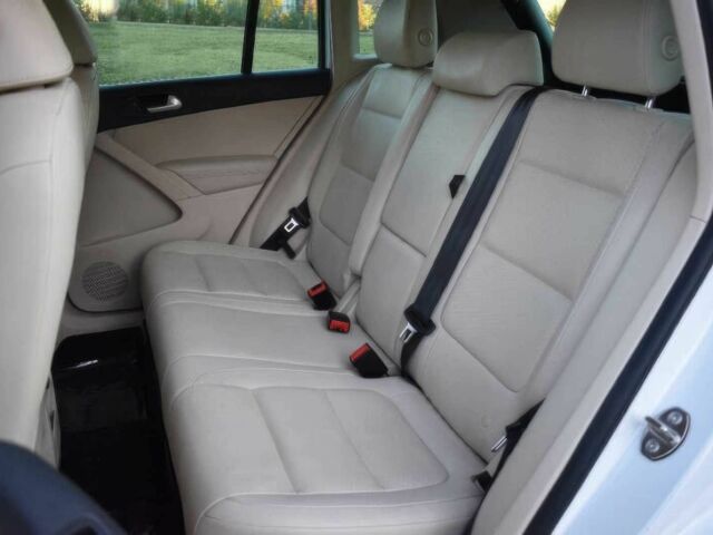 Білий Фольксваген Тігуан, об'ємом двигуна 2 л та пробігом 75 тис. км за 6000 $, фото 8 на Automoto.ua